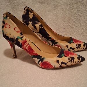 Karl Lagerfeld Floral Pointed-Toe Stiletto Pumps in Cream and Red Rose Print